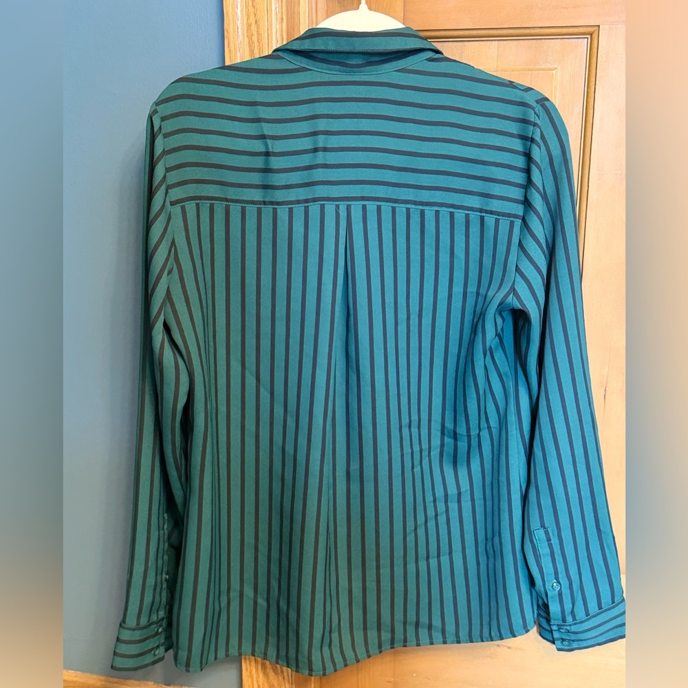 EXPRESS. Striped button down. - Picture 2 of 2